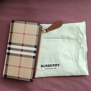 Burberry checked textured leather wallet. New. Never used.